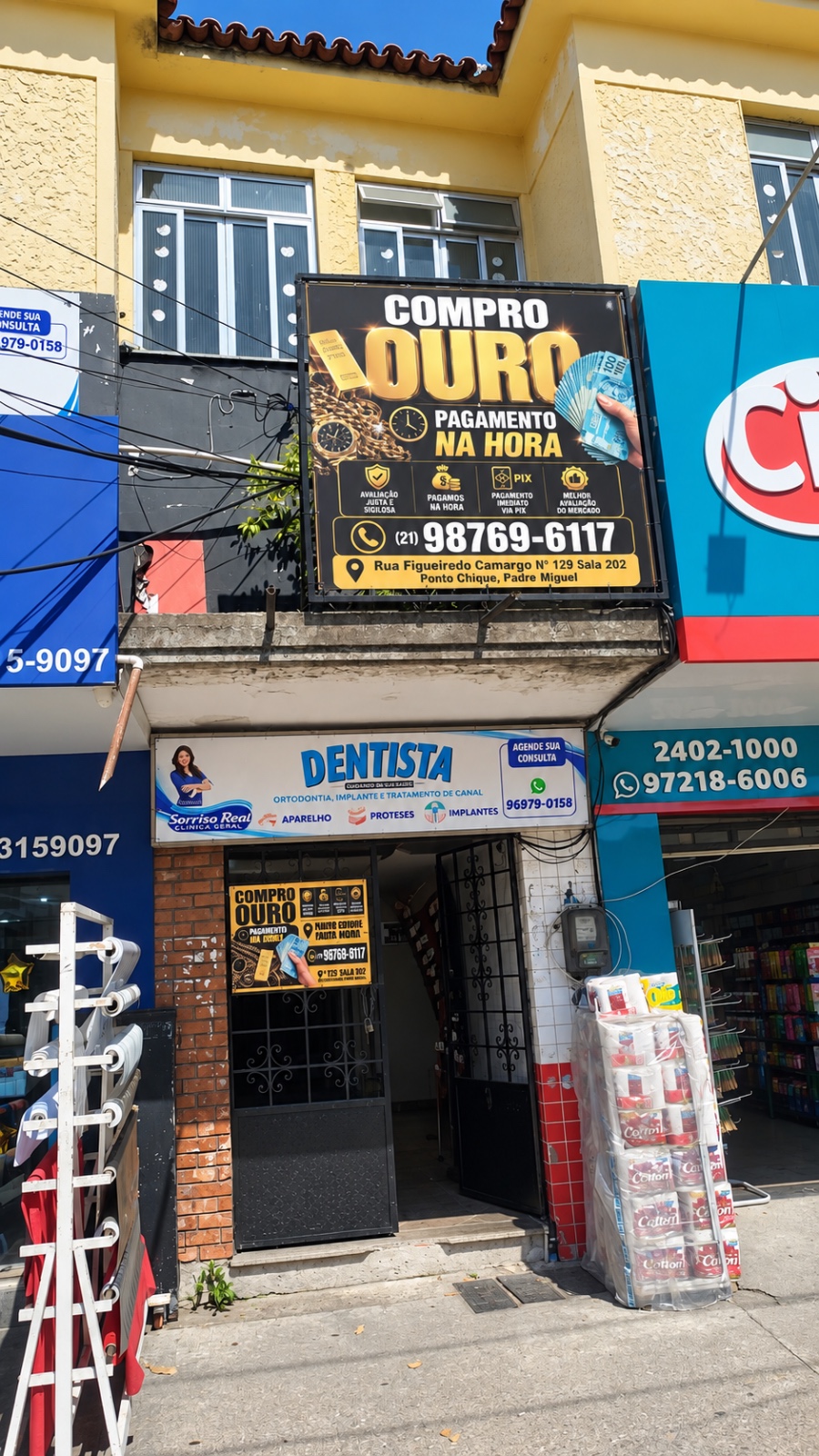 Entrada da Compro Ouro Ponto Chic em Padre Miguel